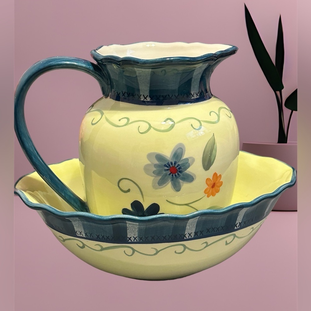 Vintage Floral pitcher  and bowls  set